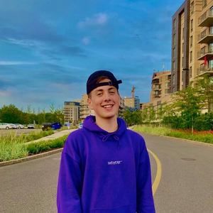 Meet your Posher, Alex